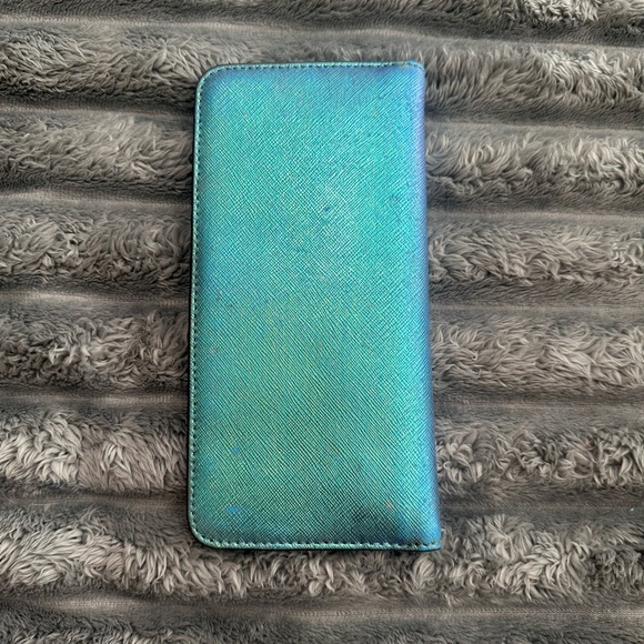RARE ITEM. Henri Bendel Blue Petrol Wallet ✨ - Picture 4 of 4